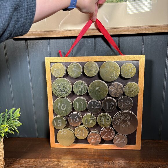 Starbucks Magnetic Tin 25-Day Holiday Advent Calendar - Empty Reusable Tins - Picture 3 of 16